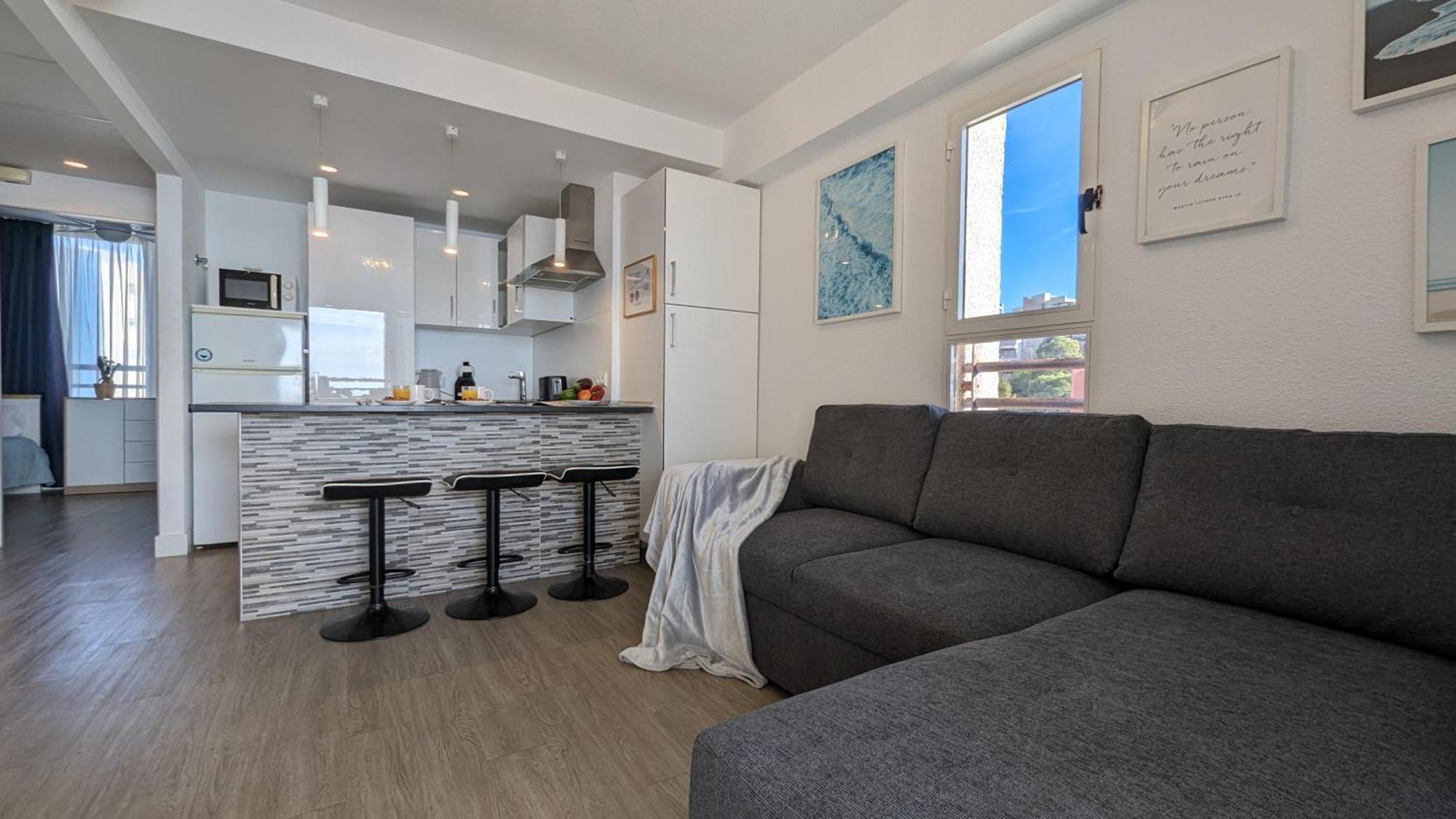 Tropic Mar Sea View Apartments Benidorm Bagian luar foto